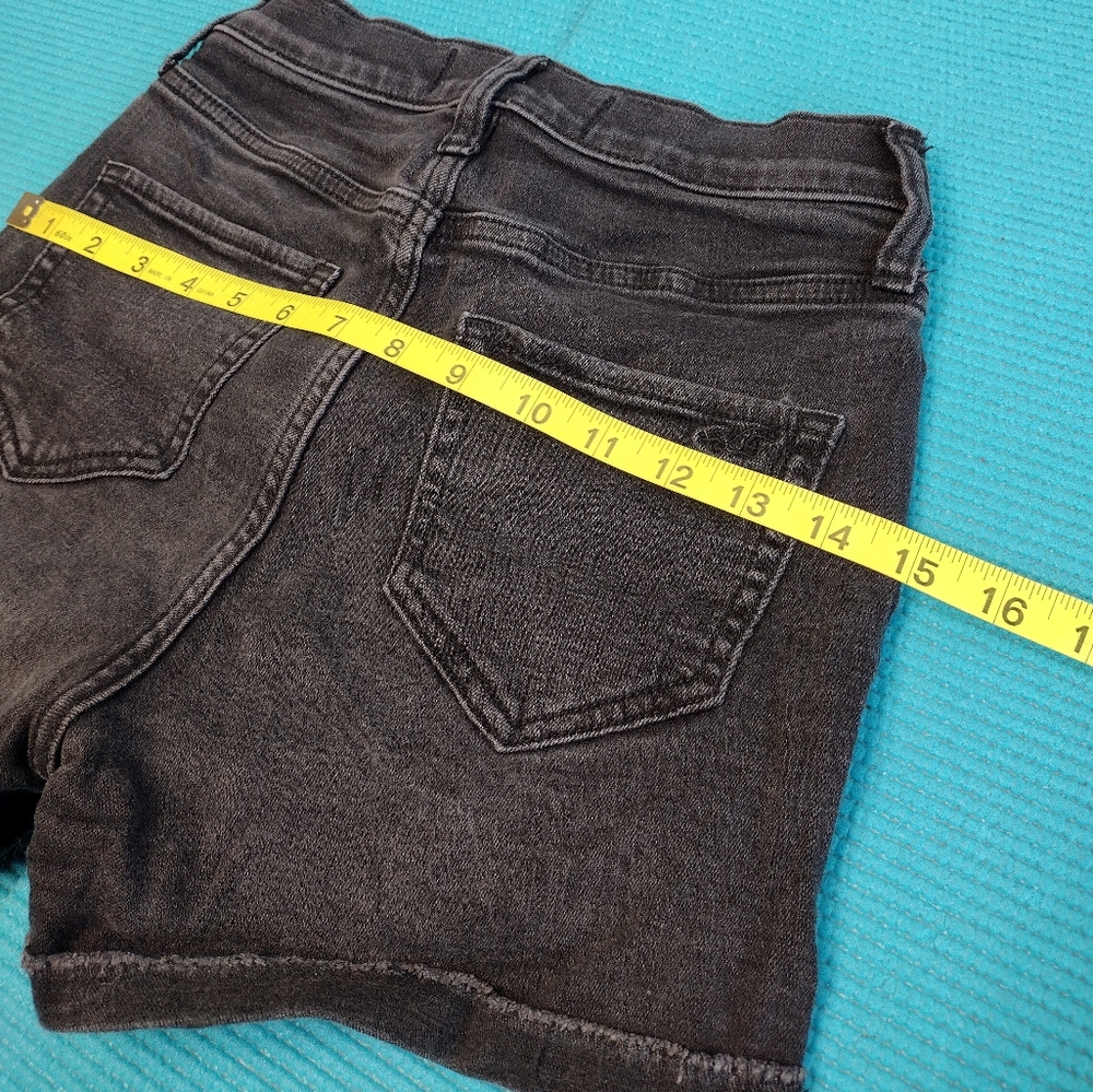 Hollister Women's Ultra High Rise Shorts Advanced Stretch 1/25 - Picture 6 of 7